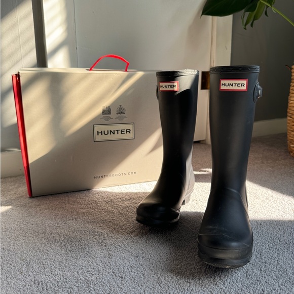 Big Kids Size 4 Black Hunter Boots - Picture 2 of 8